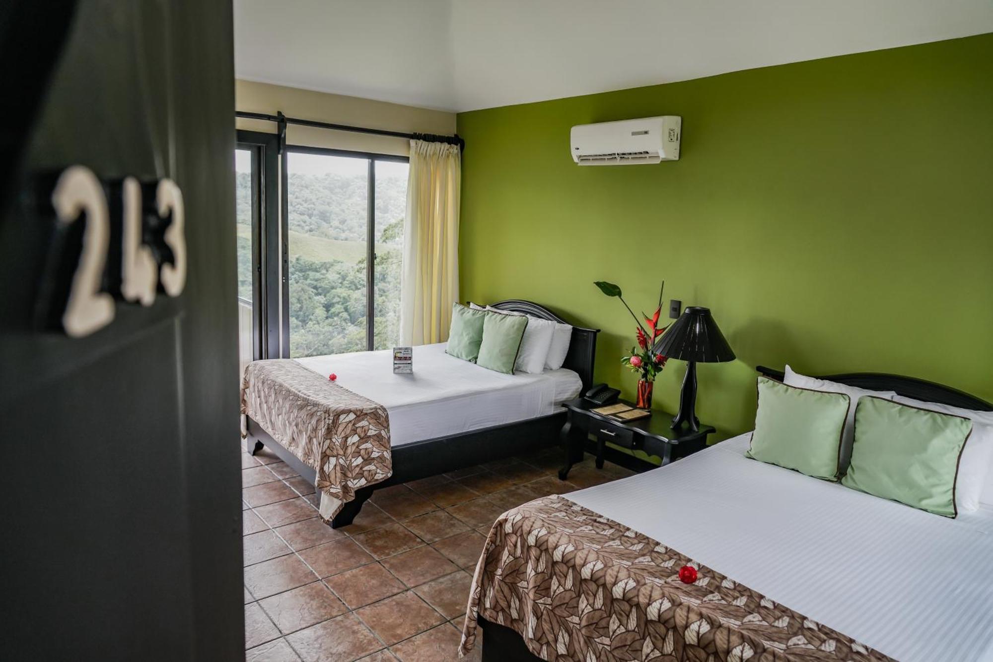 Montana De Fuego All Inclusive La Fortuna Room photo