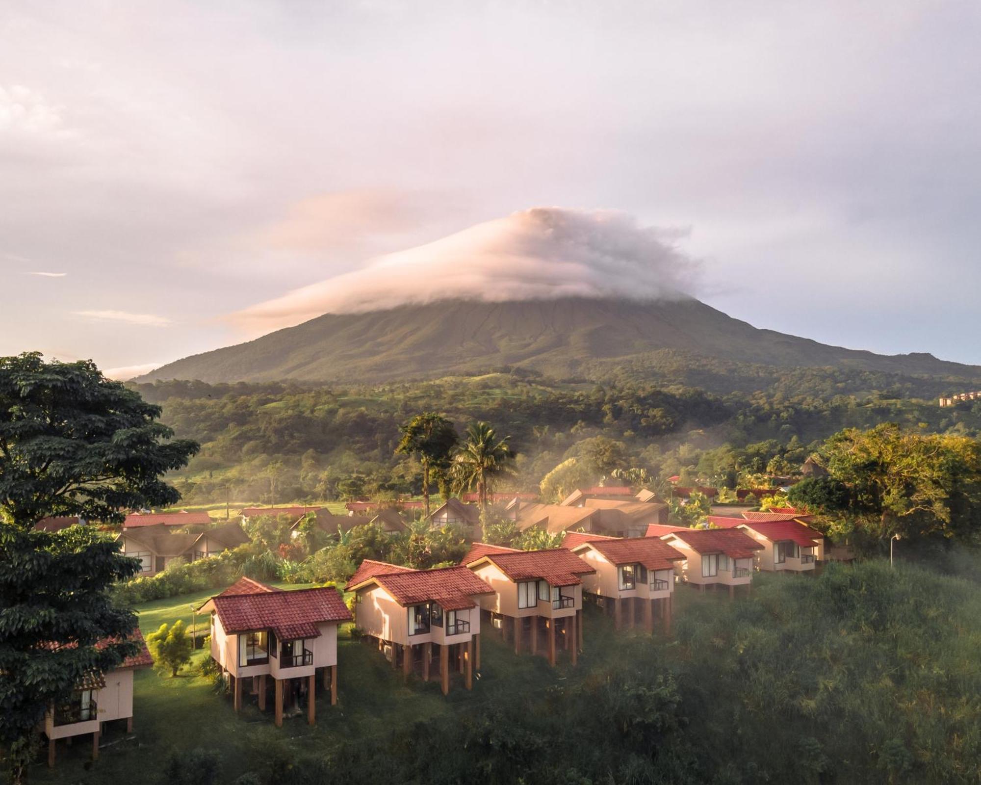 Montana De Fuego All Inclusive La Fortuna Room photo