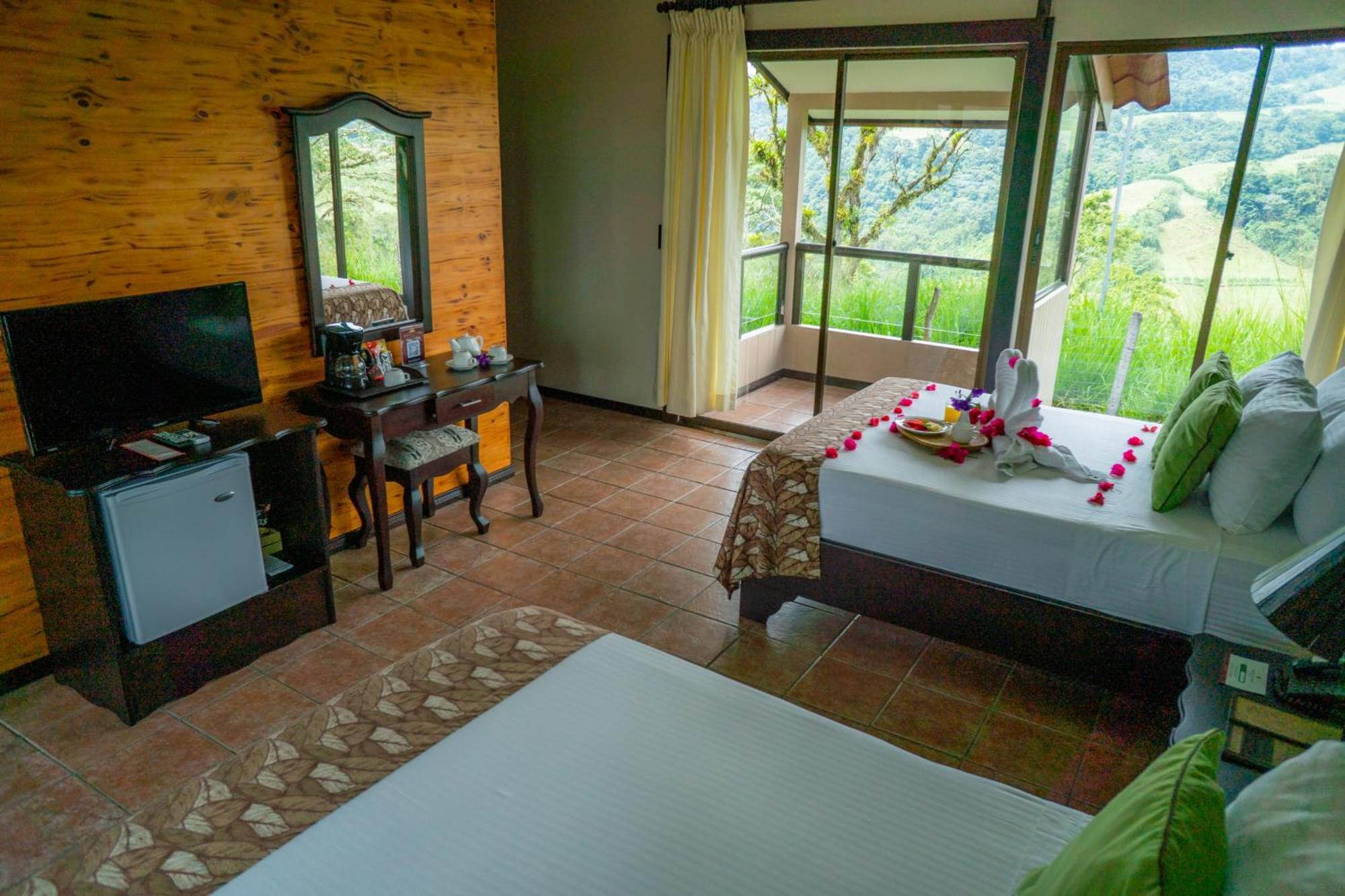 Montana De Fuego All Inclusive La Fortuna Room photo